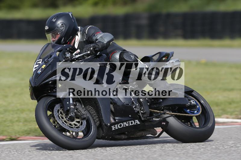 Archiv-2025/07 19.04.2025 Speer Racing ADR/Gruppe gelb/75